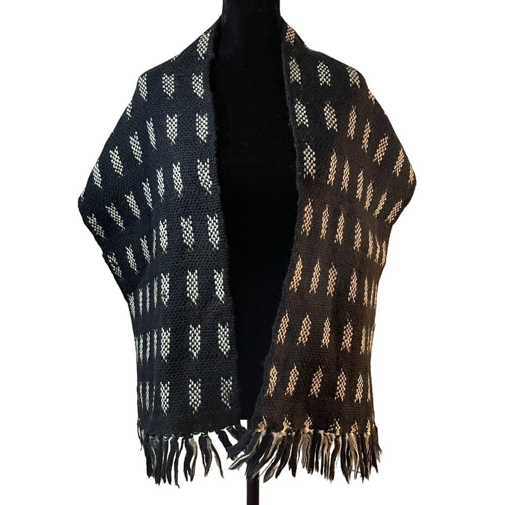 Prima Maglia Women's Pure Virgin Wool Hand Loomed Knit Fringed Scarf